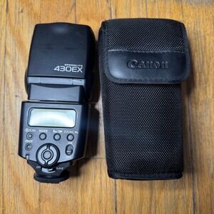 Canon Speedlite 430EX External Shoe Mount Flash for Canon EOS DSLR with Case